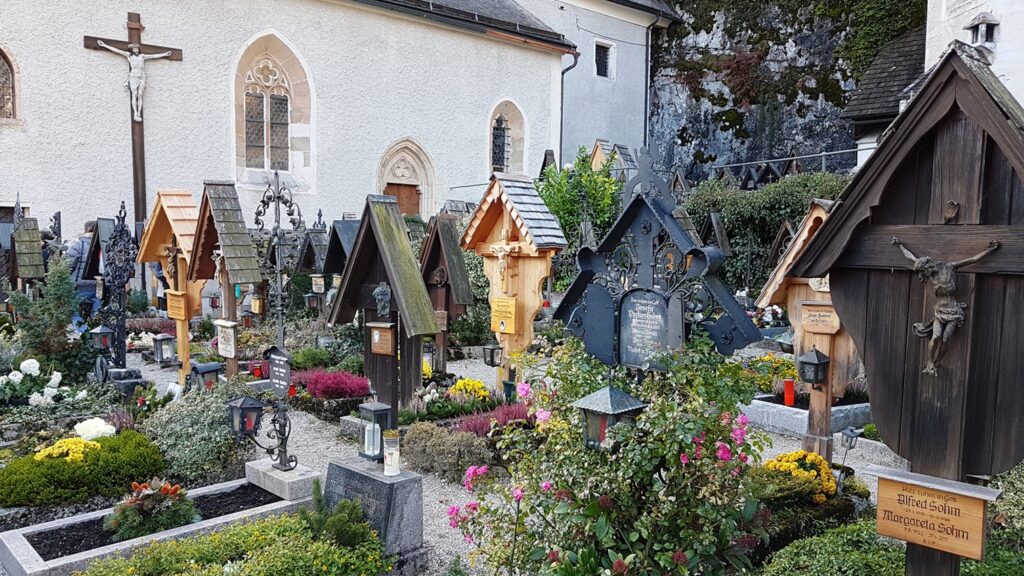 Hallstat Church Yard