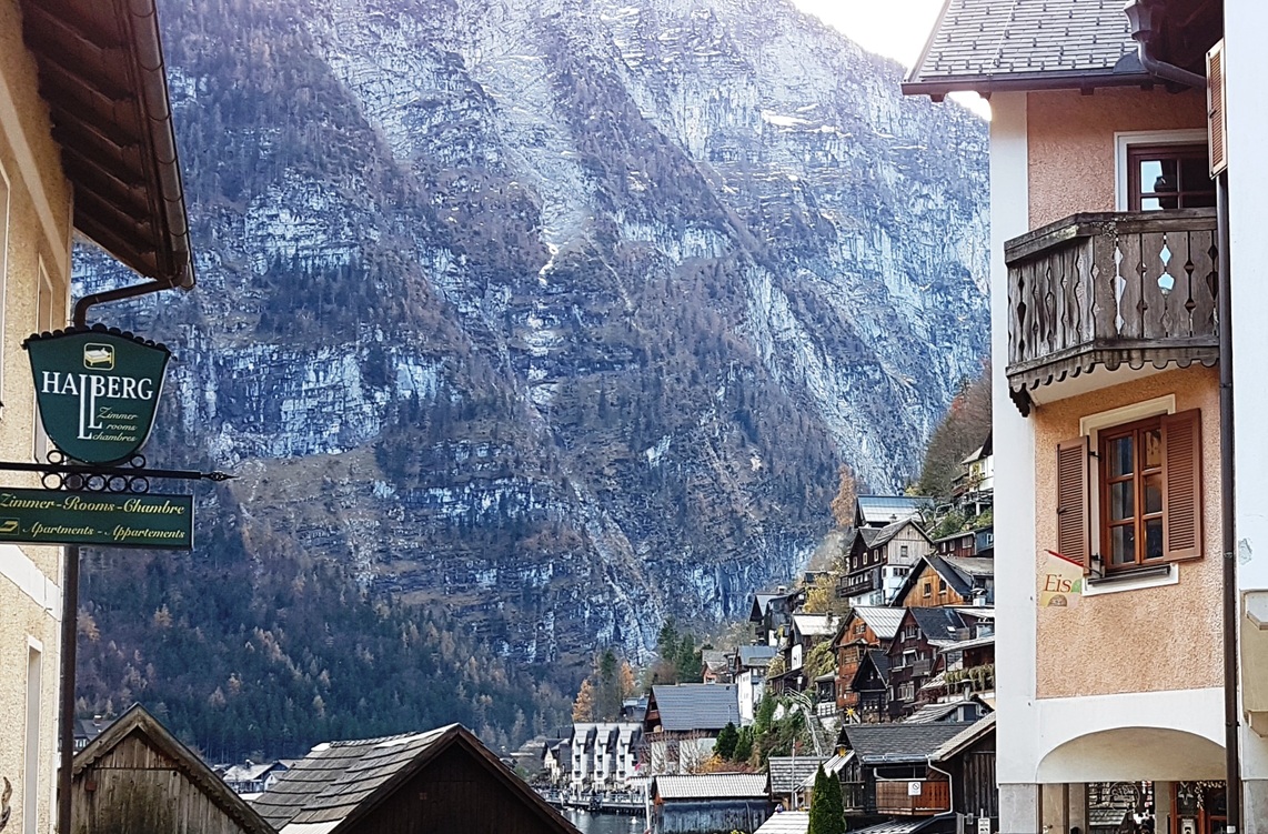 Hallstat Mountain View